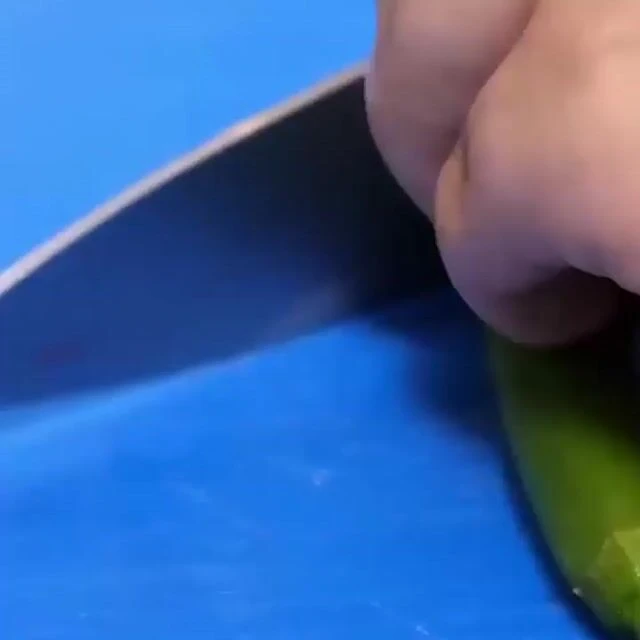 Cutium Titanium Cutting Board Image
